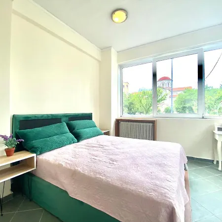 Baroque Perea Seaside Apartment *